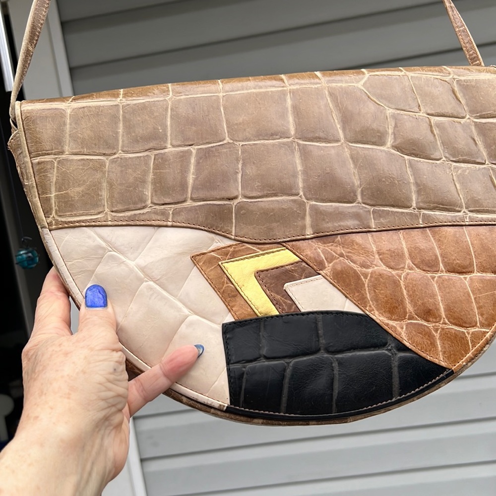 Beautiful all leather bag made in Italy